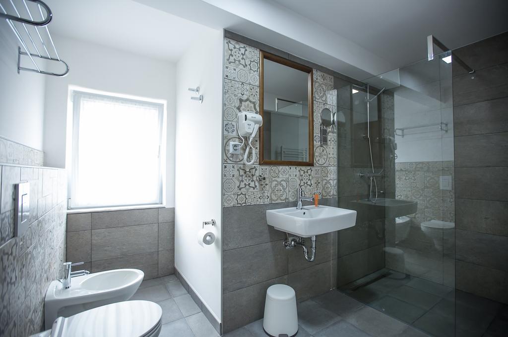 Heartland City B&B Тузла Екстериор снимка